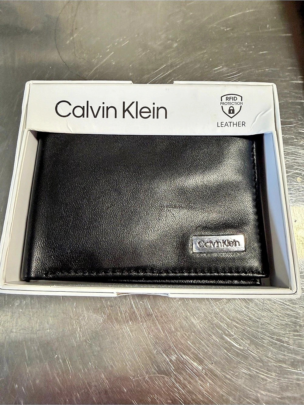 Calvin Klein RFID Leather Wallet in Black NWT